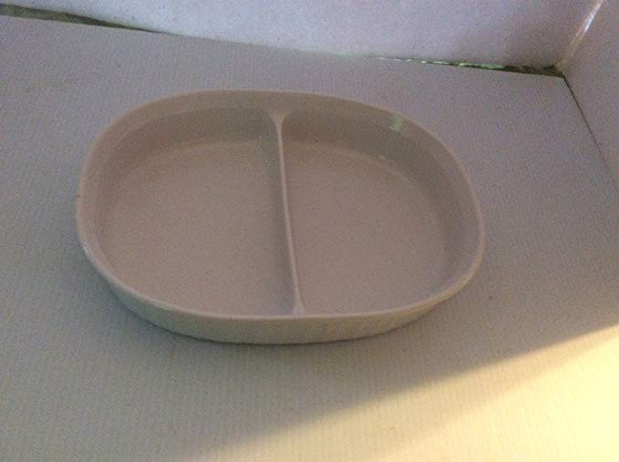 Corning Ware Oval Divided Dish in the French White 1.8 Liter F-6-B