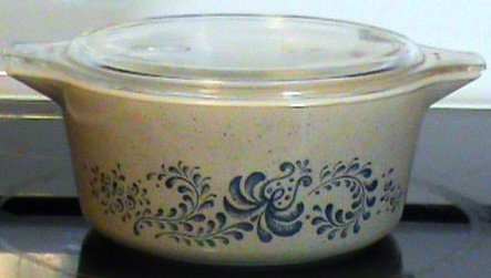 Vintage Pyrex Homestead Casserole Dish Bakeware 2 1/2 Quart Lidded Casserole