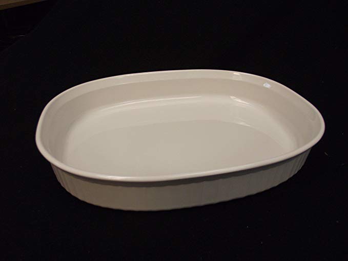 Corning Ware Oval Baker in the French White 2.5 Litter F-4-B